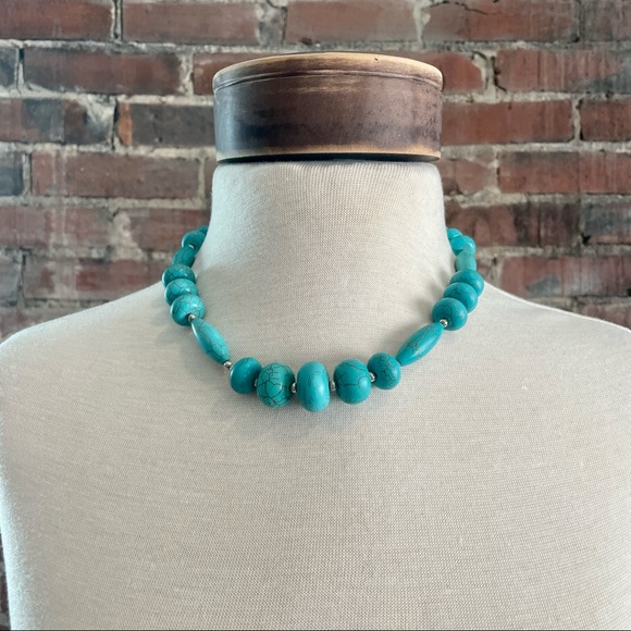 💙 Beautiful Blue Faux Turquoise Necklace 💙 - Picture 3 of 7